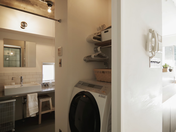 洗面とランドリー ゆるやかに区画した心地よい洗面室 Journal インテリアのアイデア集 名古屋 東京でリノベーション 店舗デザインをするなら エイトデザイン